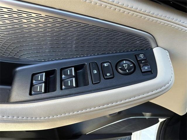 used 2023 Acura MDX car, priced at $44,990