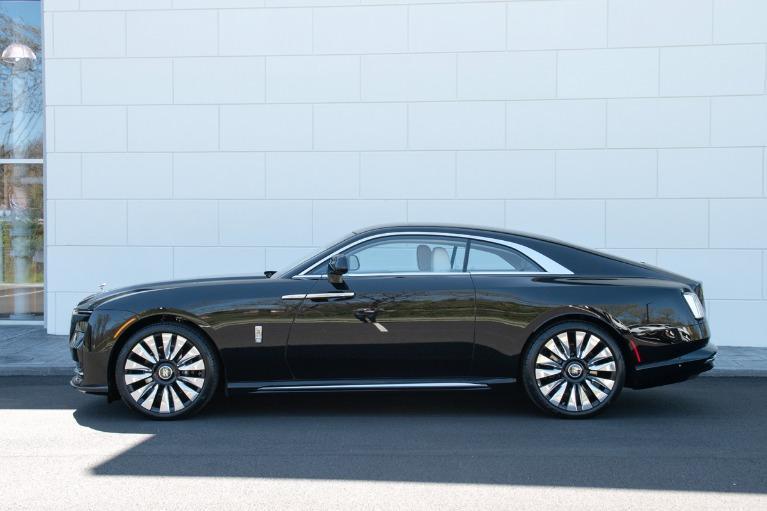 new 2024 Rolls-Royce Spectre car, priced at $500,300
