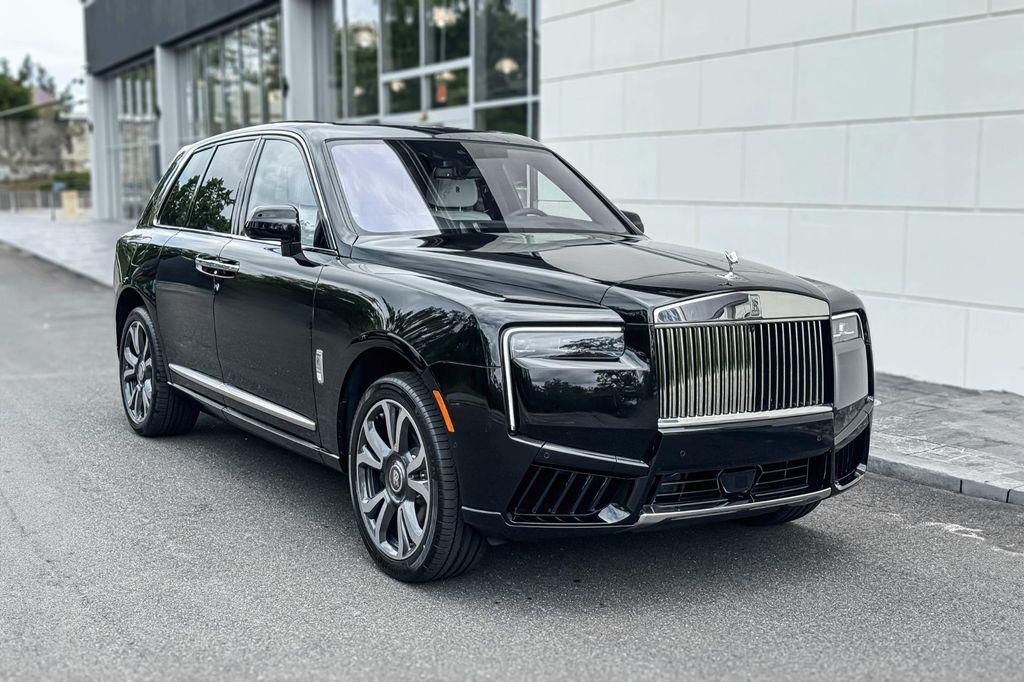 new 2025 Rolls-Royce Cullinan car, priced at $443,550