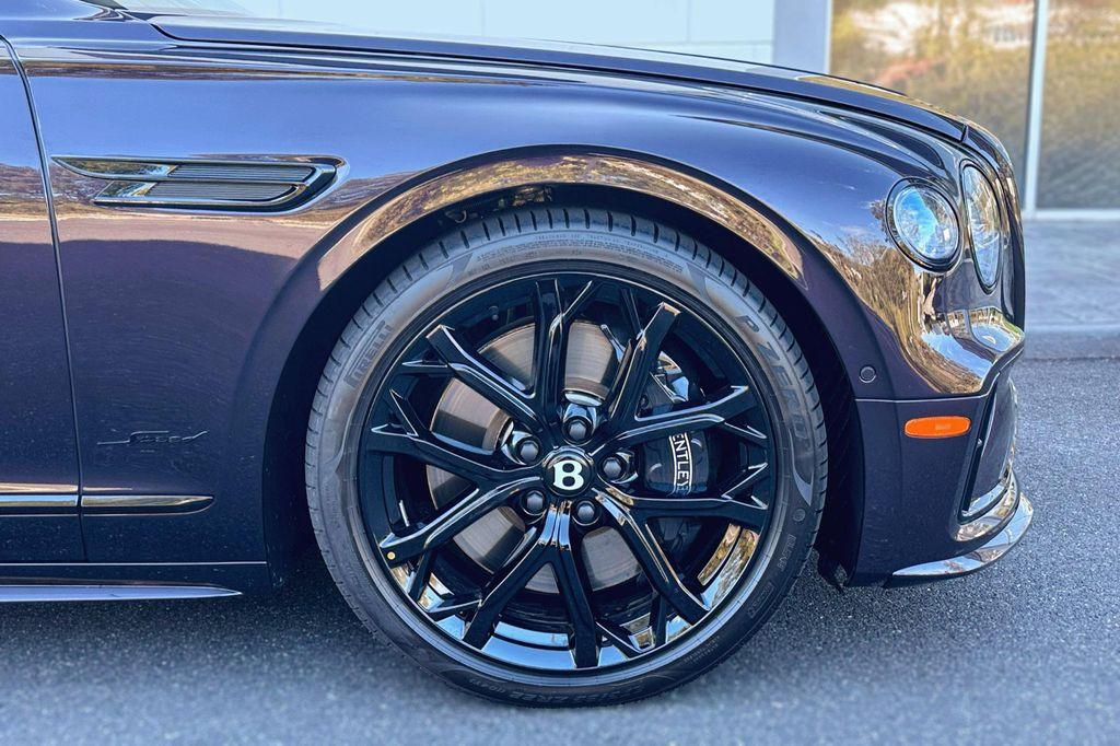 new 2025 Bentley Flying Spur car, priced at $299,900