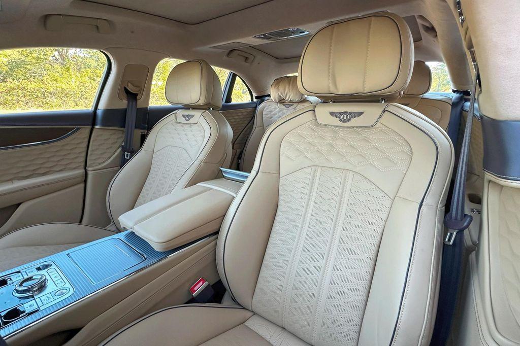new 2025 Bentley Flying Spur car, priced at $299,900