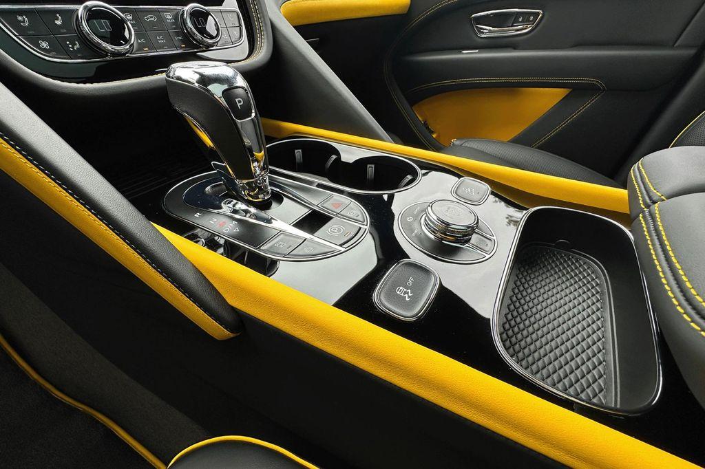 new 2025 Bentley Bentayga car, priced at $264,905