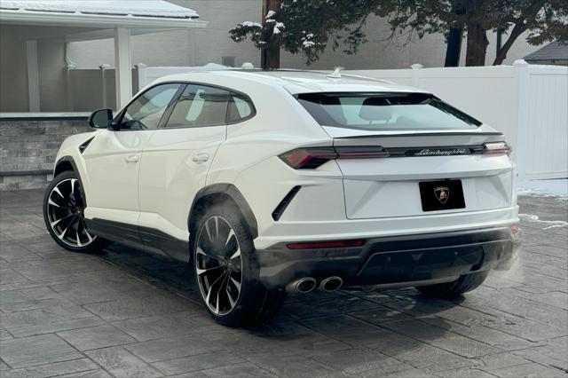 used 2022 Lamborghini Urus car