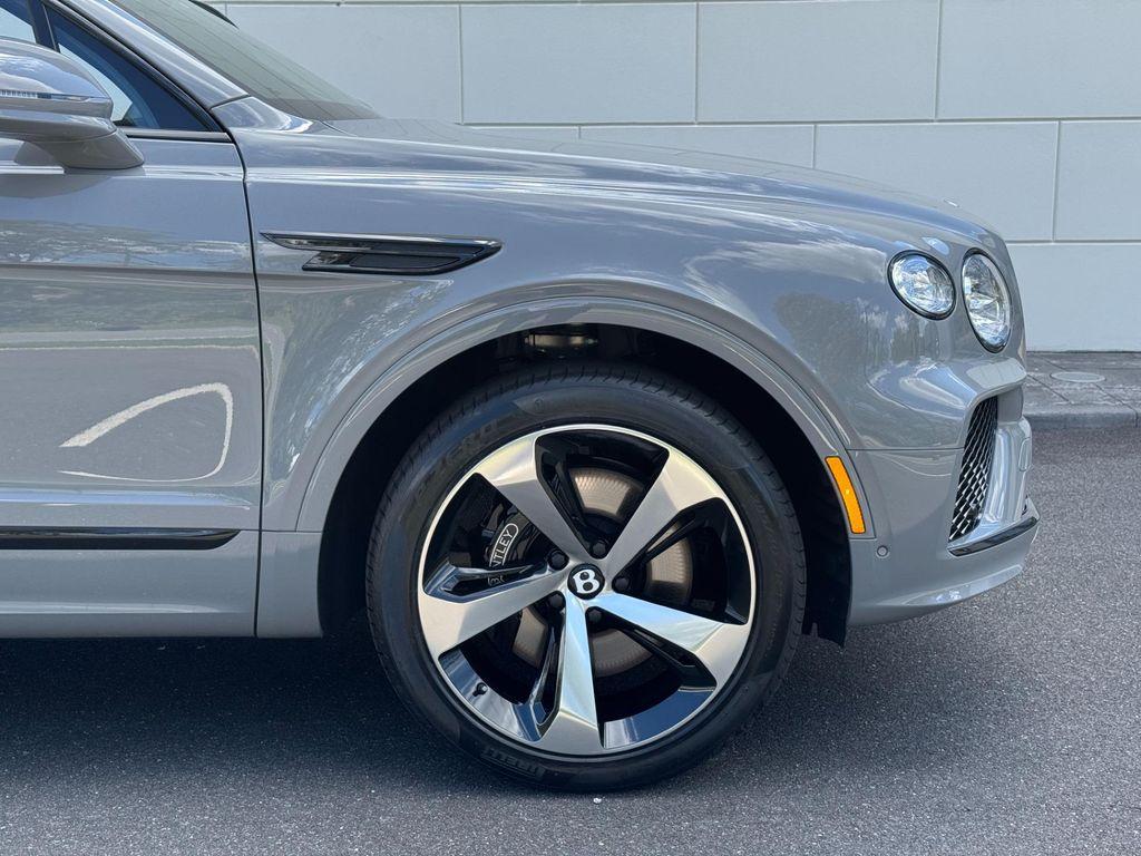 new 2025 Bentley Bentayga car, priced at $225,595