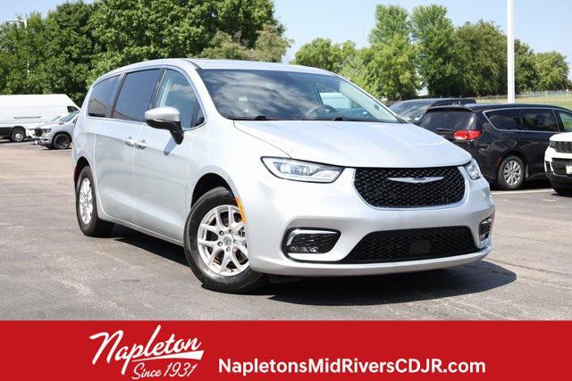 used 2023 Chrysler Pacifica car, priced at $22,800
