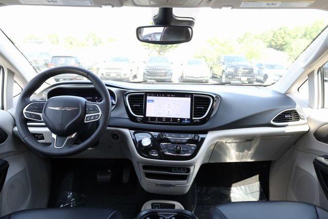 used 2023 Chrysler Pacifica car, priced at $22,800