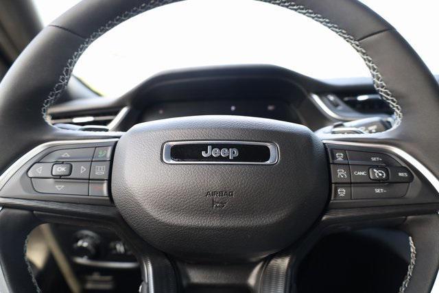 new 2025 Jeep Grand Cherokee car, priced at $34,600