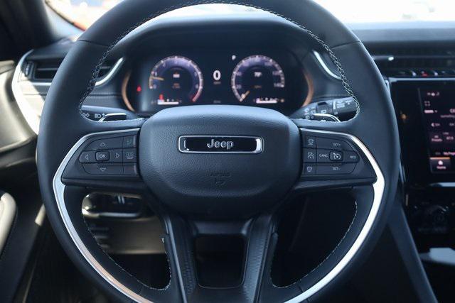 new 2025 Jeep Grand Cherokee car, priced at $38,615