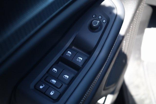 new 2025 Jeep Grand Cherokee car, priced at $38,615