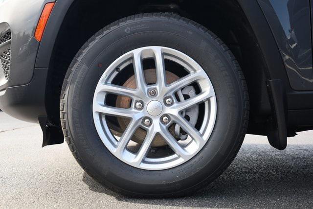 new 2025 Jeep Grand Cherokee car, priced at $39,615