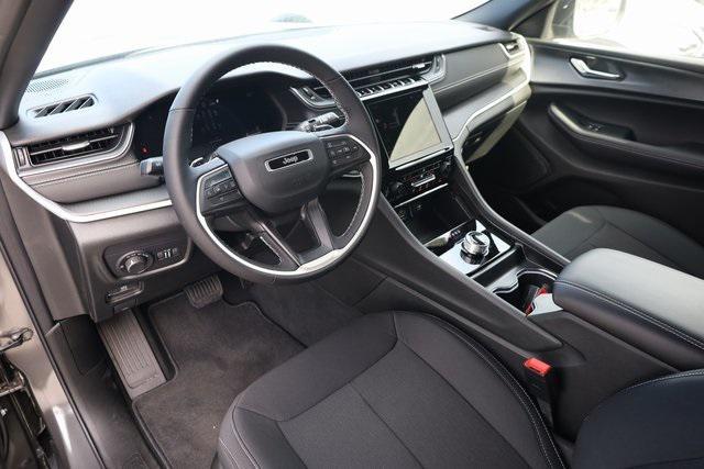 new 2025 Jeep Grand Cherokee car, priced at $39,615