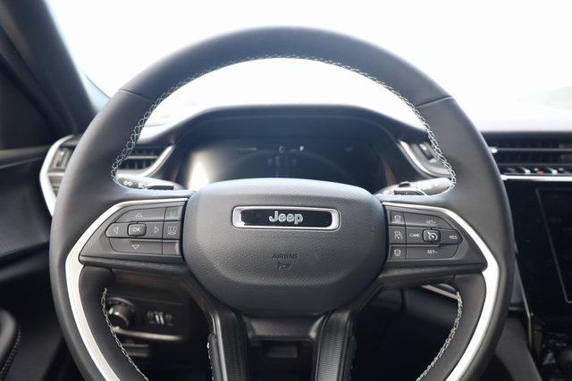 new 2025 Jeep Grand Cherokee car, priced at $39,615