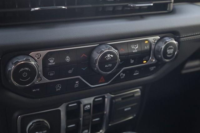 new 2025 Jeep Wrangler car, priced at $47,500
