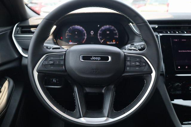 new 2025 Jeep Grand Cherokee car, priced at $42,990