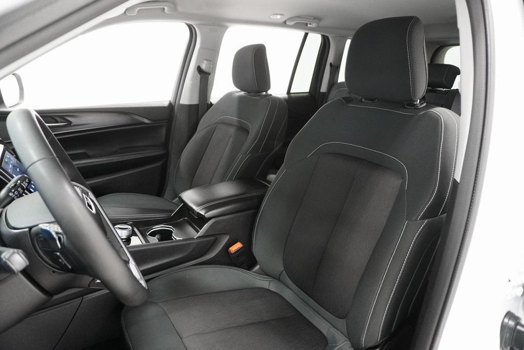 used 2024 Jeep Grand Cherokee car, priced at $28,495