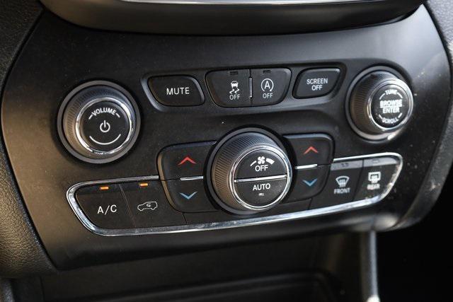 used 2023 Jeep Cherokee car, priced at $21,706