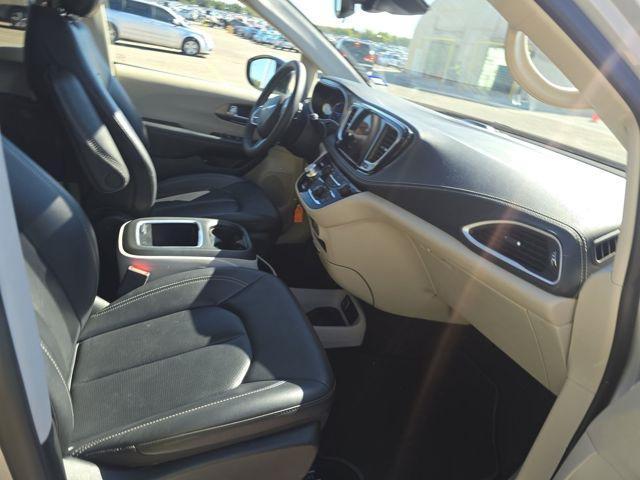 used 2024 Chrysler Pacifica Hybrid car, priced at $29,374