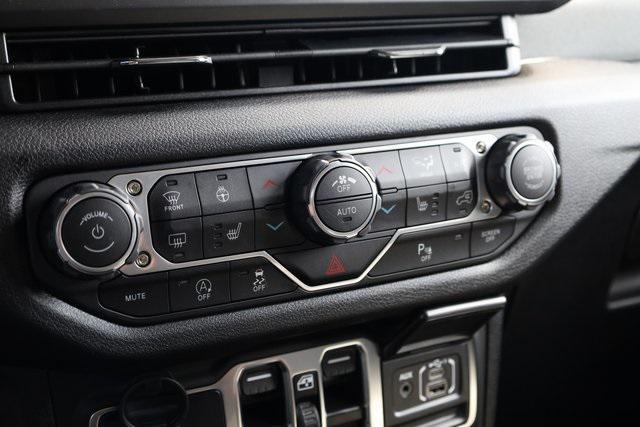 new 2025 Jeep Wrangler car, priced at $40,356
