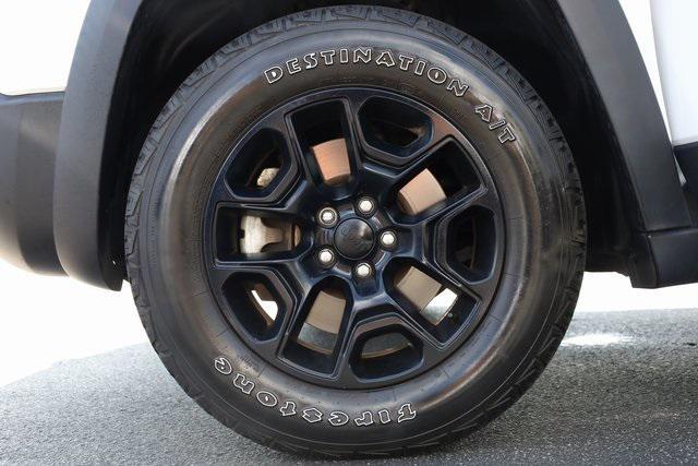 used 2022 Jeep Cherokee car, priced at $21,813
