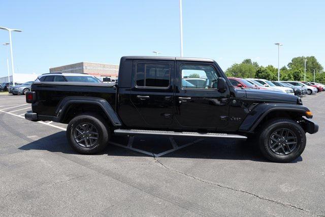 new 2024 Jeep Gladiator car, priced at $45,124