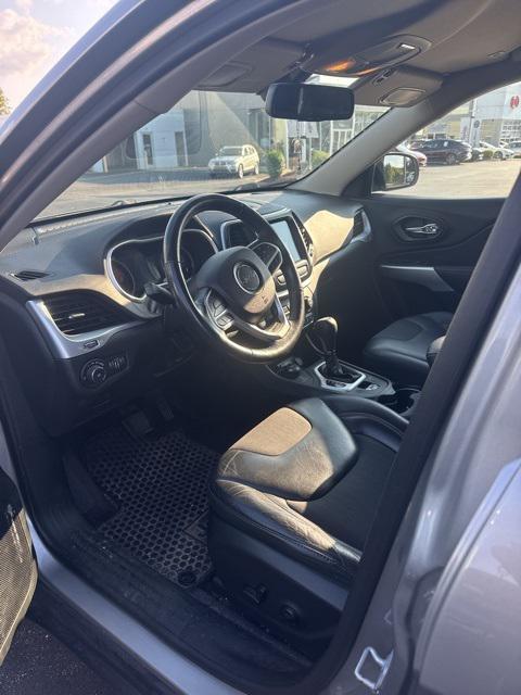 used 2018 Jeep Cherokee car, priced at $12,995