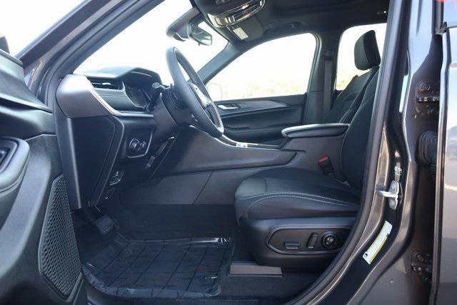 used 2024 Jeep Grand Cherokee car, priced at $32,400