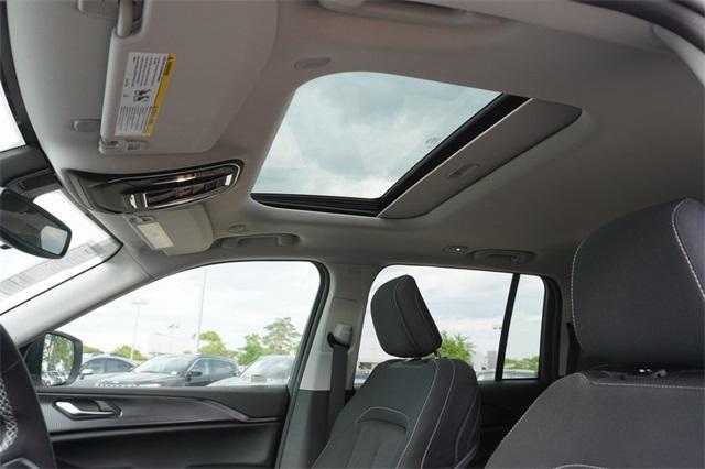 used 2024 Jeep Grand Cherokee car, priced at $35,500