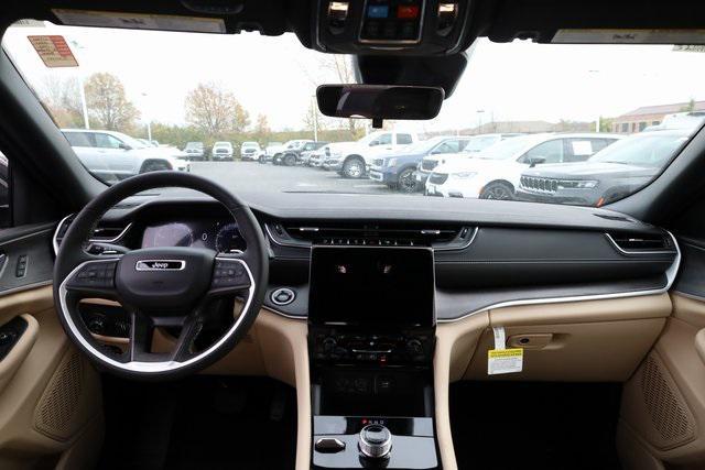 new 2025 Jeep Grand Cherokee car, priced at $41,697