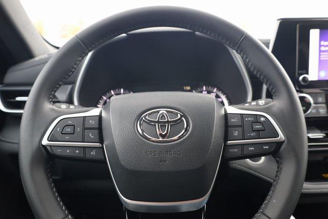 used 2024 Toyota Highlander car, priced at $41,500