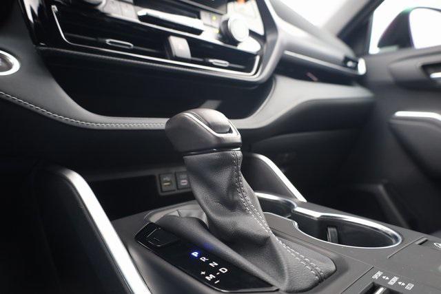 used 2024 Toyota Highlander car, priced at $41,500