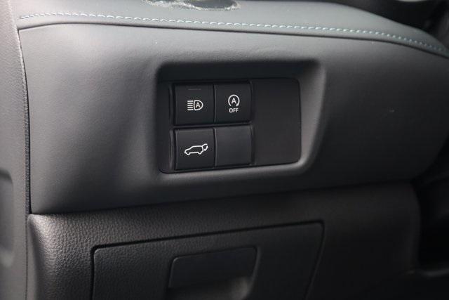 used 2024 Toyota Highlander car, priced at $41,500