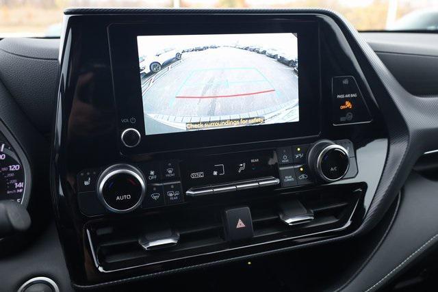 used 2024 Toyota Highlander car, priced at $41,500