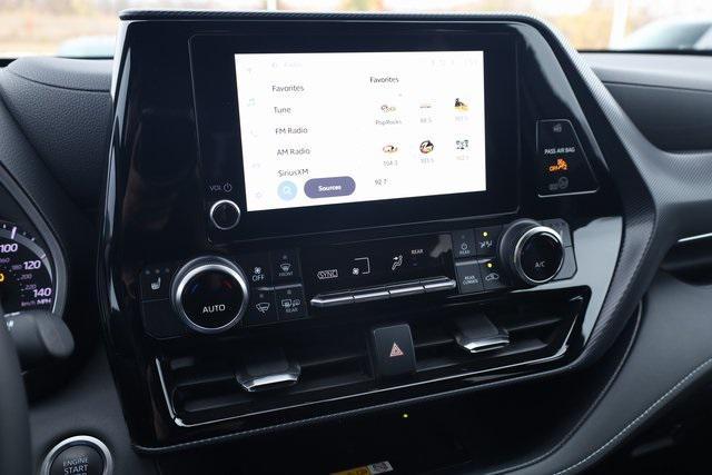 used 2024 Toyota Highlander car, priced at $41,500