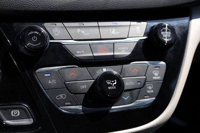 used 2023 Chrysler Pacifica car, priced at $23,070