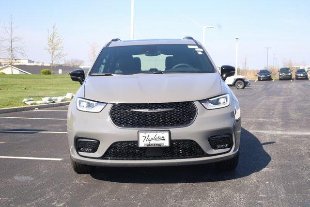 new 2025 Chrysler Pacifica car, priced at $53,340