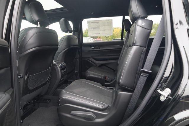 new 2025 Jeep Grand Cherokee car, priced at $44,752