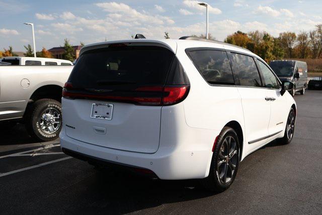 new 2024 Chrysler Pacifica car, priced at $36,027