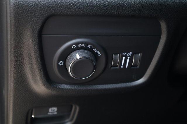 new 2025 Jeep Grand Cherokee car, priced at $40,845