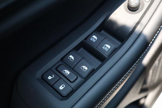 new 2025 Jeep Grand Cherokee car, priced at $40,845