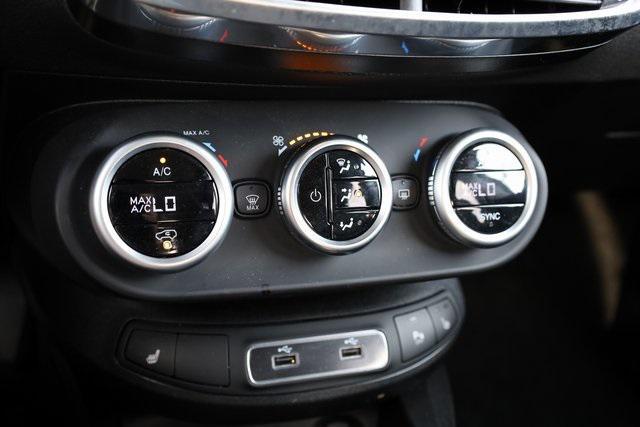 new 2023 FIAT 500X car