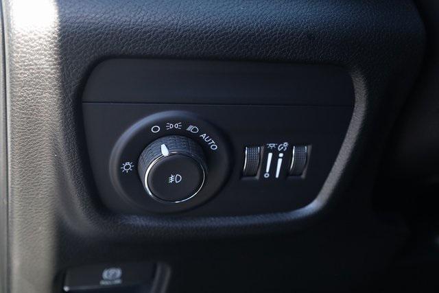 new 2025 Jeep Grand Cherokee car, priced at $46,187