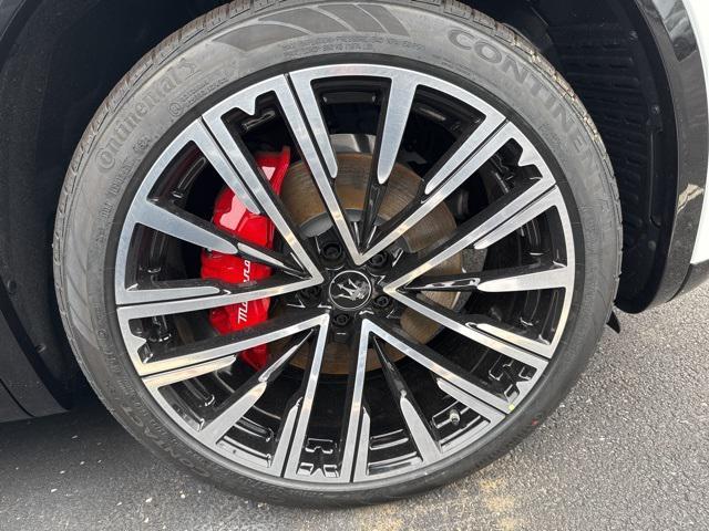 new 2025 Maserati Grecale car, priced at $76,496
