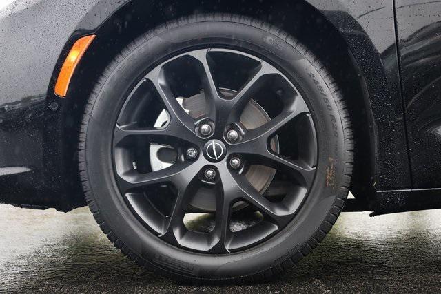 used 2024 Chrysler Pacifica car, priced at $36,036