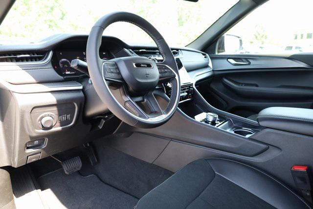 new 2025 Jeep Grand Cherokee car, priced at $48,205