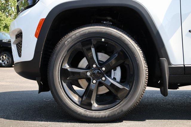 new 2025 Jeep Grand Cherokee car, priced at $48,205