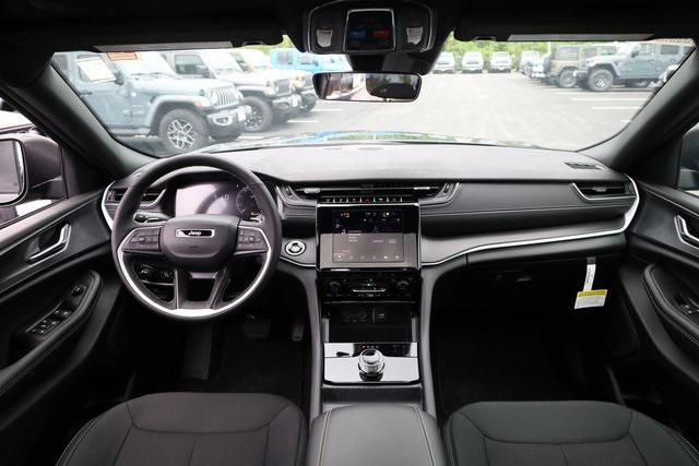 new 2025 Jeep Grand Cherokee L car, priced at $37,076