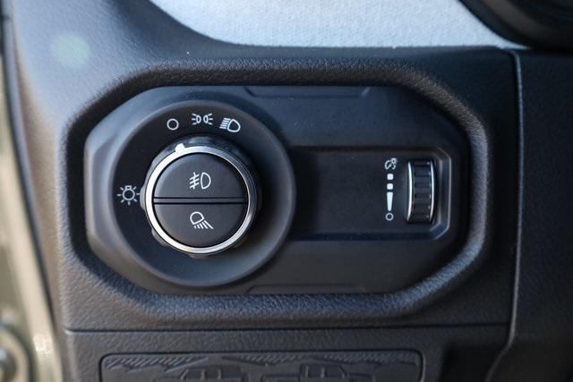 new 2025 Jeep Gladiator car, priced at $38,684