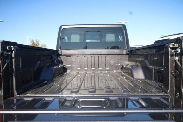 new 2025 Jeep Gladiator car, priced at $37,353