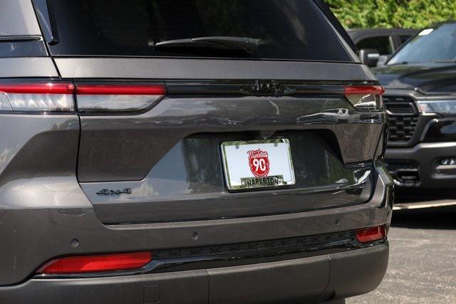 new 2025 Jeep Grand Cherokee car, priced at $36,800