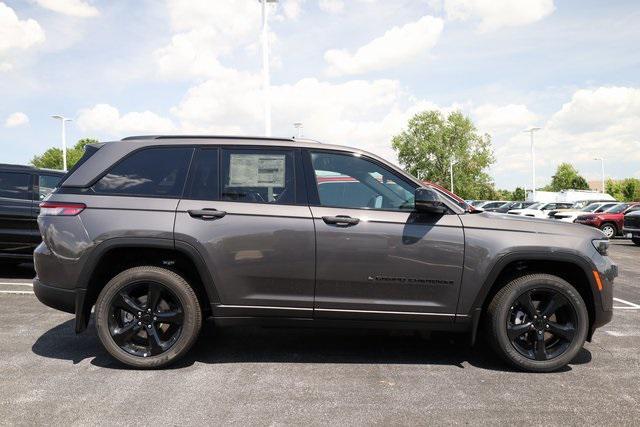 new 2025 Jeep Grand Cherokee car, priced at $36,800